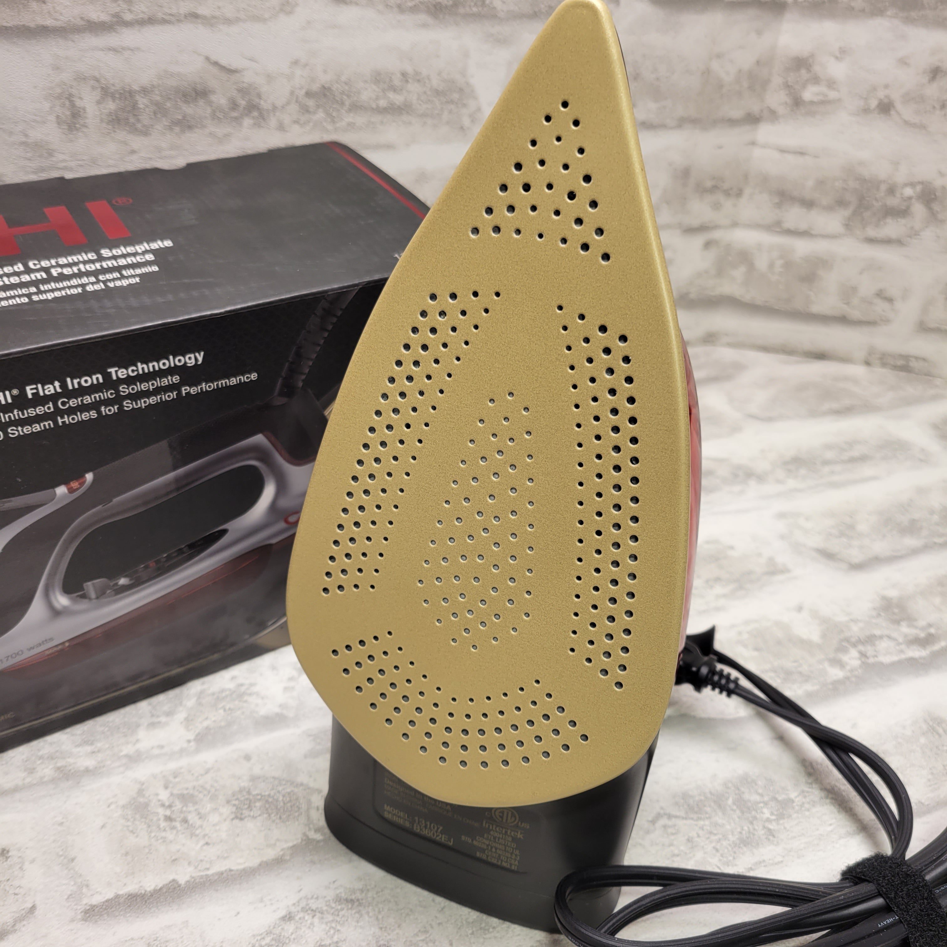 CHI Steam Iron for Clothes with Electronic Temperature Control (7609032114414)